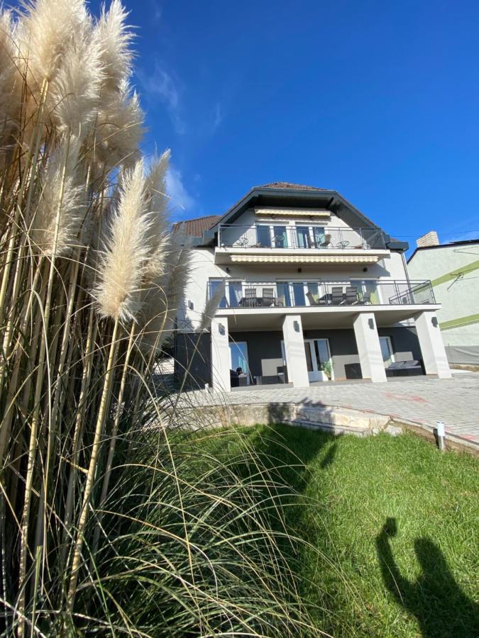 Balkon Apartmanhaz Panzio Balatonfüred Eksteriør bilde